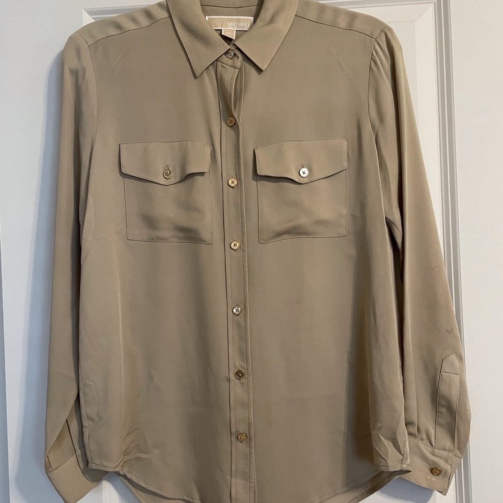 Michael Kors 100% Silk Blouse, Champagne color, Size XS. EXCELLENT CONDITION